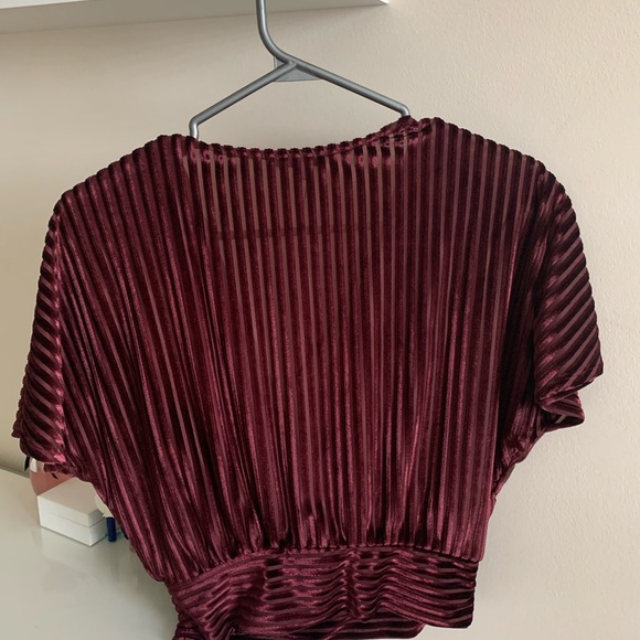 Maroon crop top - Picture 2 of 2